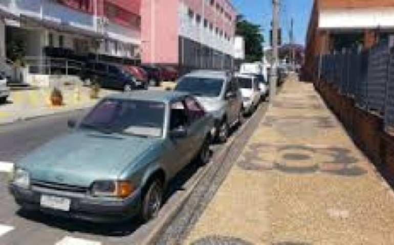 Botucatu intensifica apreensão de veículos abandonados nas ruas