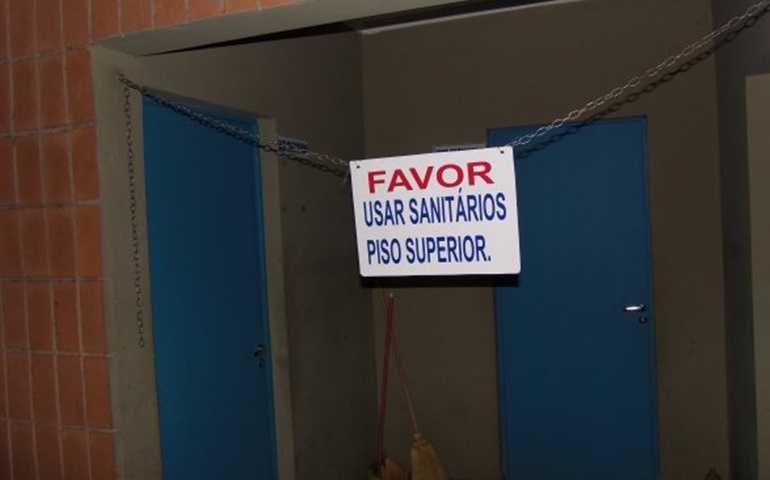 Banheiro de cadeirante masculino do Terminal rodoviário de Avaré completou um ano fechado.