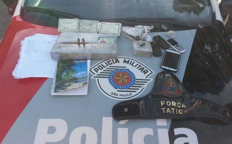 POLÍCIA MILITAR PRENDE DUAS PESSOAS PELO CRIME DE TRÁFICO DE DROGAS NA CIDADE DE AVARÉ/SP