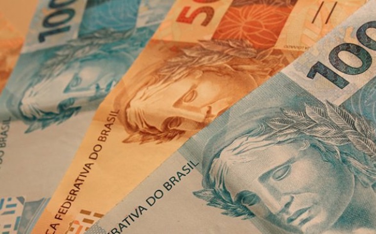 Assembleia aprova salário mínimo de R$ 905 em São Paulo