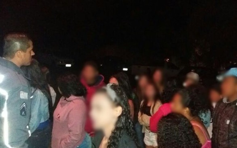 Adolescentes são flagrados em festa com bebidas e drogas em Piraju