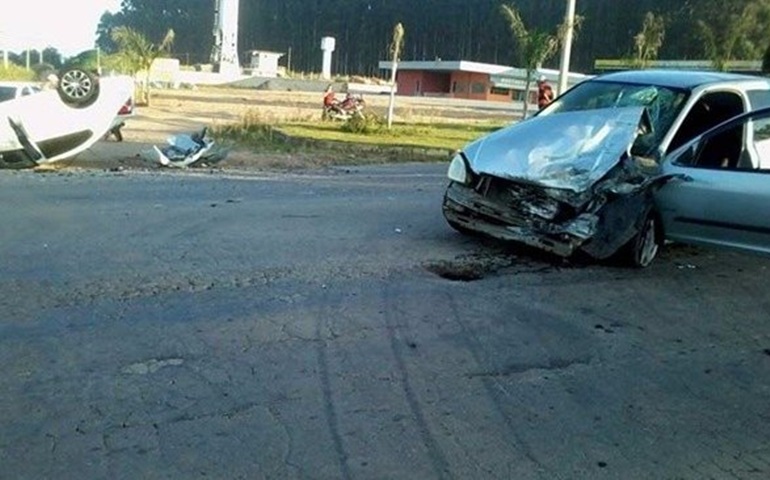 Motorista some após batida com feridos em rodovia de Pilar do Sul