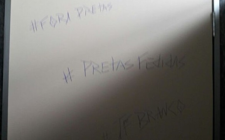 Pichações racistas são encontradas em banheiro do Instituto Federal