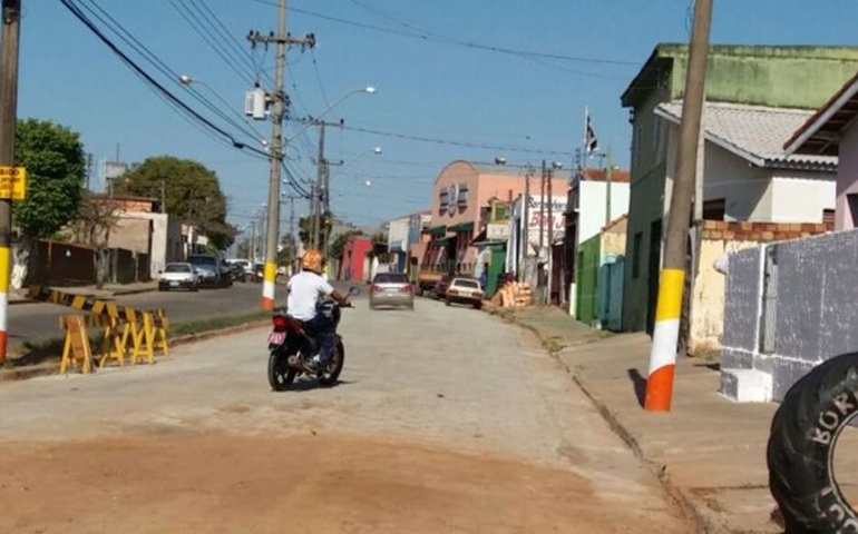 Prefeitura libera Avenida Paranapanema, recupera  Erosões e amplia a operação 'Tapa Buraco'