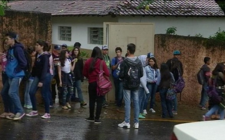 Falta de professores prejudica alunos de escola estadual em Águas de Santa Bárbara