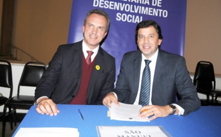 Prefeito Marcos Monti assina convênio para construção de Centro do Idoso em São Manuel