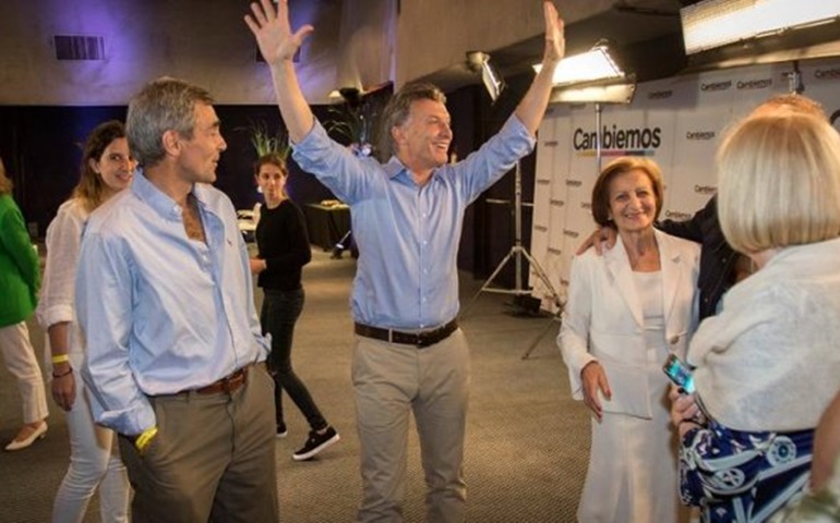 Scioli admite derrota e Macri é o novo presidente da Argentina
