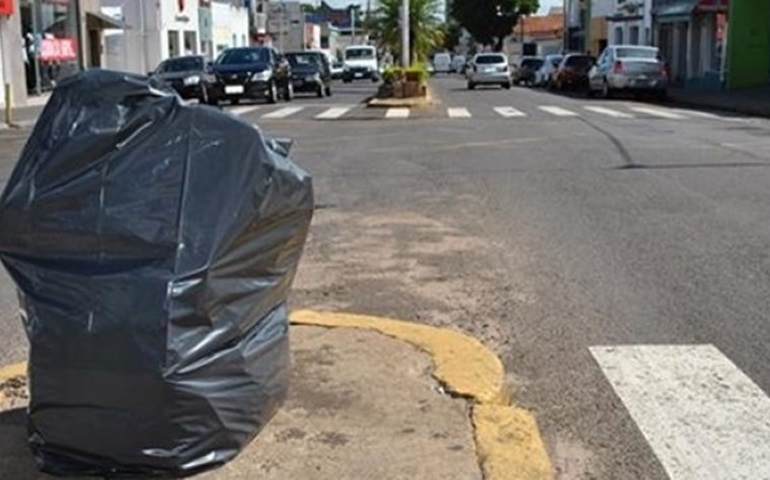 Em Botucatu, lixo poderá  ser colocado somente após as 18 horas.