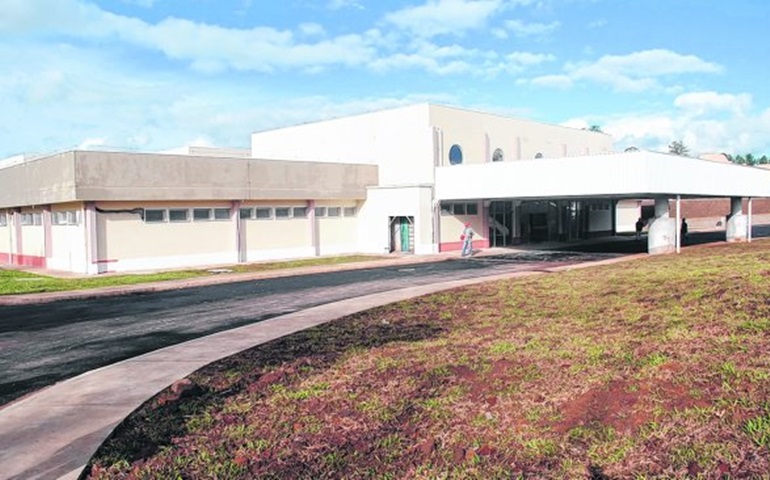 Governador inaugurou Hospital Estadual de Botucatu ontem.