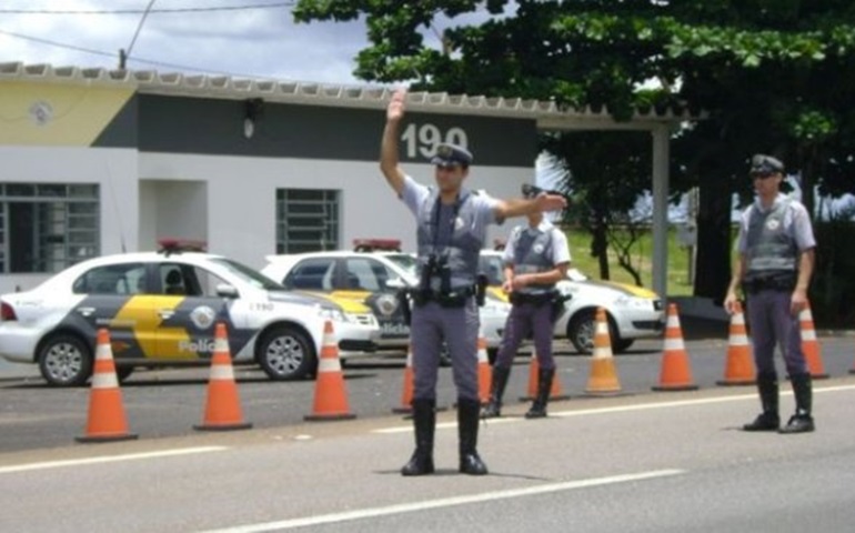 Polícia Rodoviária fez uma apreensão de um carro com placas clonadas