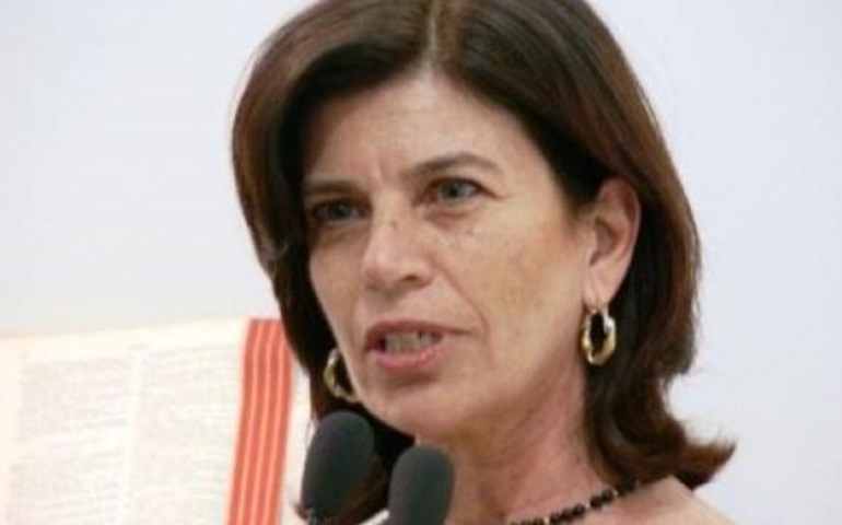  Vereadora Dra. Rosangela Paulucci, apresentou uma proposta na Câmara Municipal, mas retirou