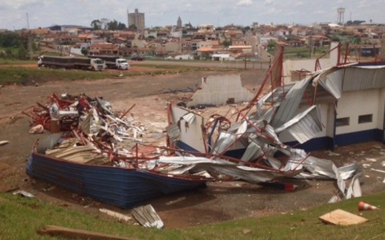   Morador registra nova formação de tornado na região de Taquarituba