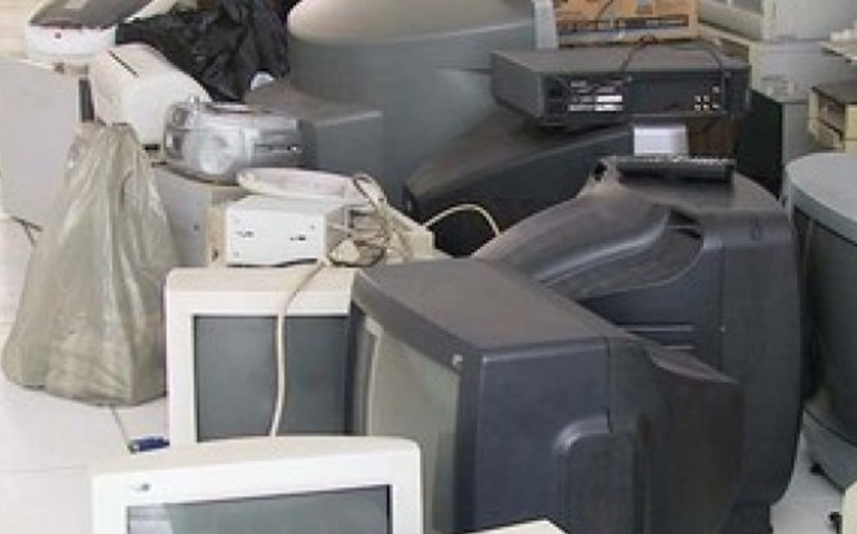 Mutirão de recolhimento de lixo eletrônico segue até sábado em Avaré