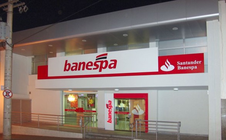 Caixas eletrônicos do Banco Santander em Avaré passaram final de semana sem dinheiro para saque.
