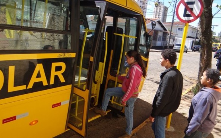 Novos ônibus já transportam 3.018 alunos