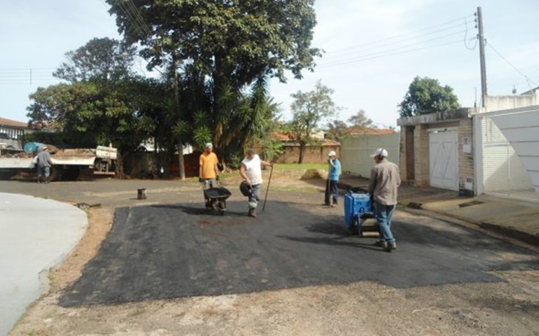 Operação Tapa Buracos recupera ruas