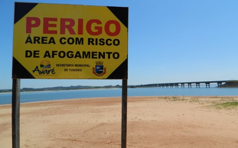 Turismo alerta sobre perigo de afogamento em praia do Camping