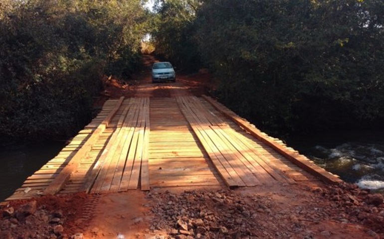 Ponte rural sobre o Rio Novo é recuperada