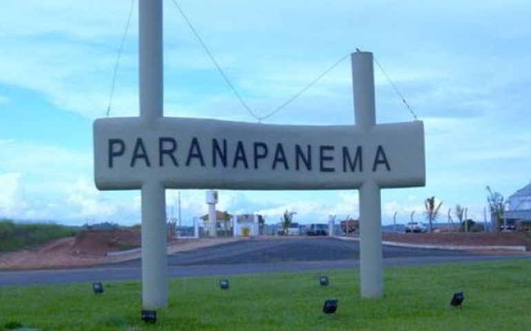 Um  certo Secretário Municipal de Paranapanema se acha  superior  a constituição.