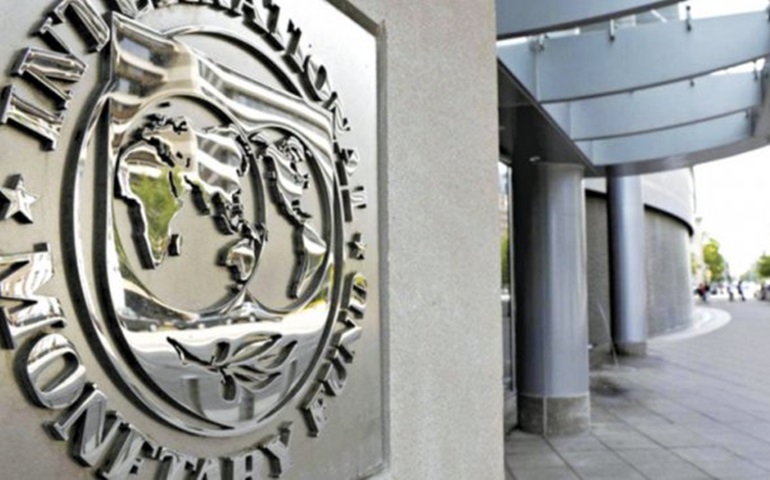 Principais riscos para o Brasil vêm de cenário político turbulento, diz FMI