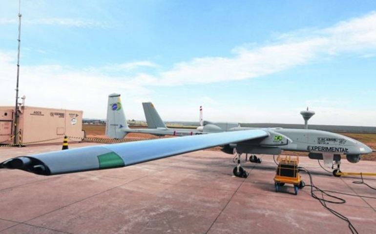 Drone 'Caçador' de porte médio é lançado em Botucatu